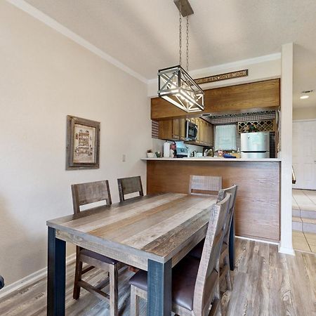 Condo On The Green Canyon Lake Extérieur photo