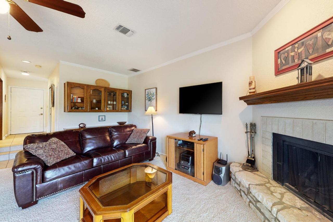 Condo On The Green Canyon Lake Extérieur photo